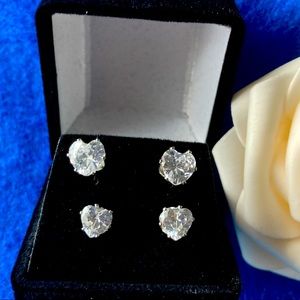 2 piece heart stud earrings